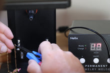 Carregar imagem no visualizador da galeria, Needle Nose Pliers with Grounding Wire for Permanent Jewelry