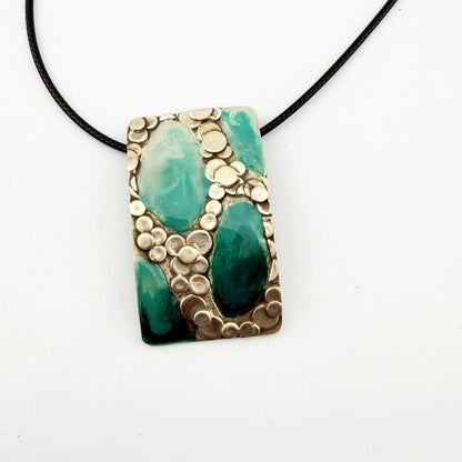 River & Beach Pebbles Pendant Class with Stephanie Chavez 9-29-26 In Person and Online