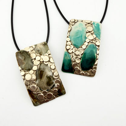 River & Beach Pebbles Pendant Class with Stephanie Chavez 9-29-26 In Person and Online