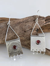 Carregar imagem no visualizador da galeria, Tucson - Euclid Hoop Earrings with Melissa Kay-Steves Feb. 1, 2025 2:30 - 6:00