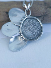 Laden Sie das Bild in den Galerie-Viewer, Flower Power with Melissa Kay-Steves 2-1-26 Tucson