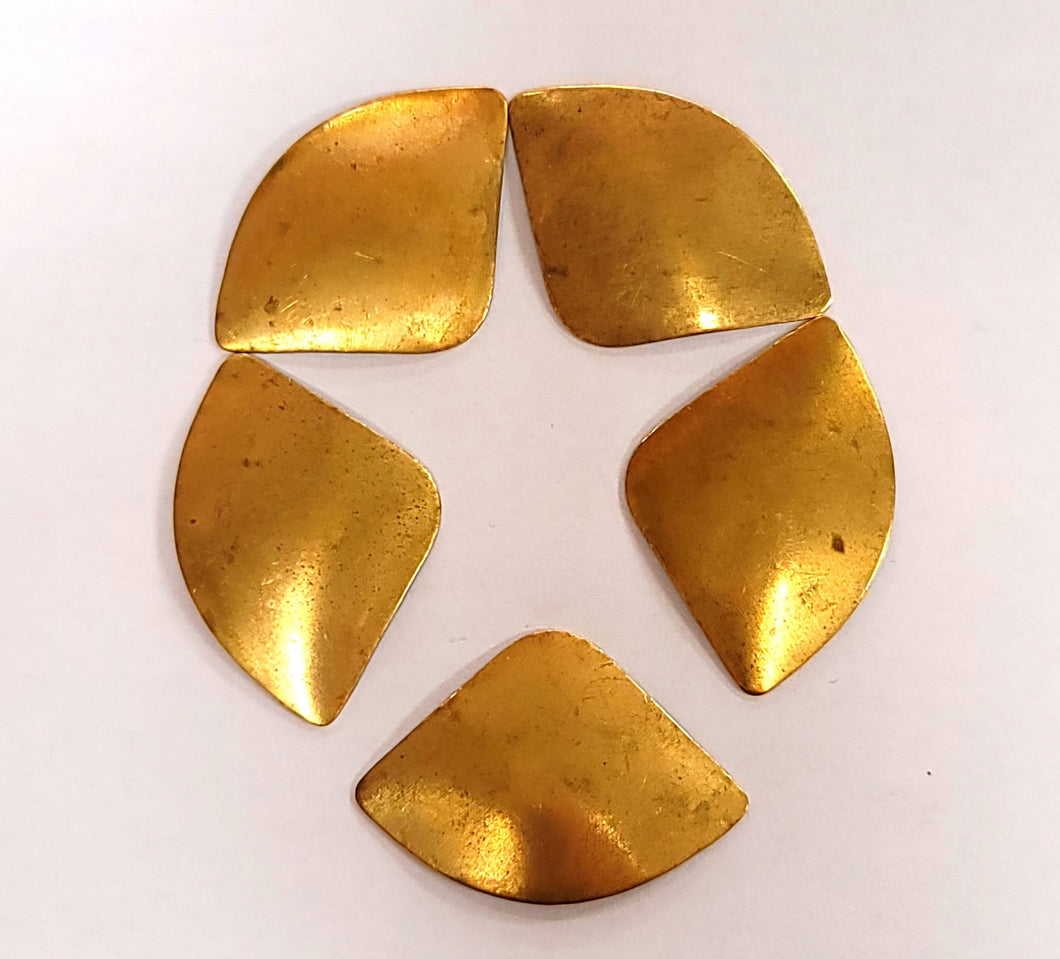 Brass Wide Rounded Triangle Component