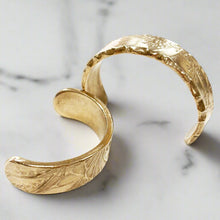 Carregar imagem no visualizador da galeria, Tucson - Big Bronze Cuff with Carrie Story Feb 5, 2025 9:00