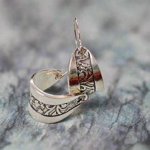 Laden Sie das Bild in den Galerie-Viewer, On the Edge with Carrie Story 2-4-26 Tucson