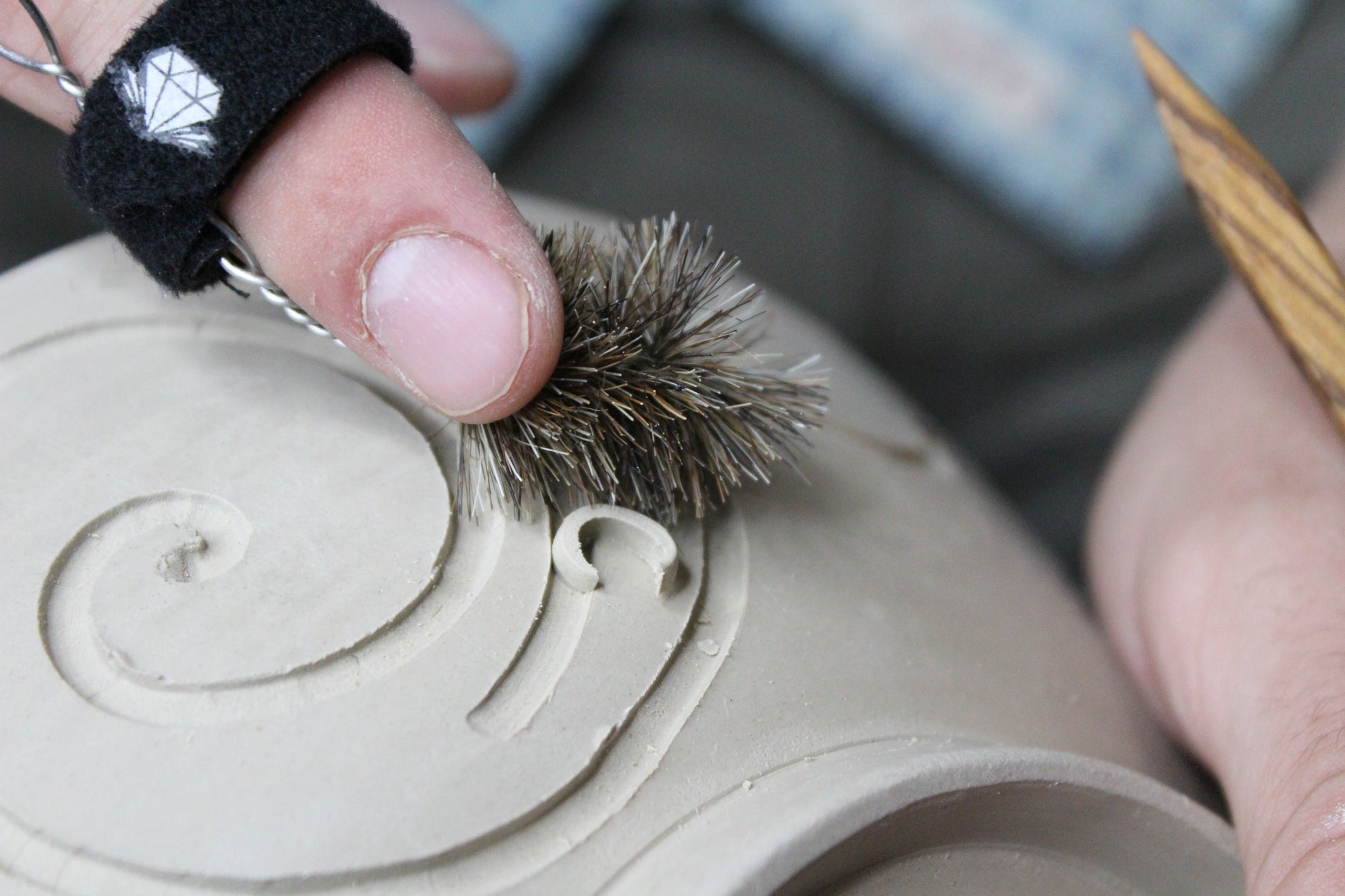 Finger Brush — Rough, Medium, Fine (Sold Individually) - Clay Revolution