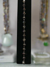 Laden Sie das Bild in den Galerie-Viewer, Beaded chain: Gray Crystal