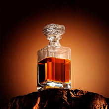 Carregar imagem no visualizador da galeria, Whiskey Decanter - Square - 750ML