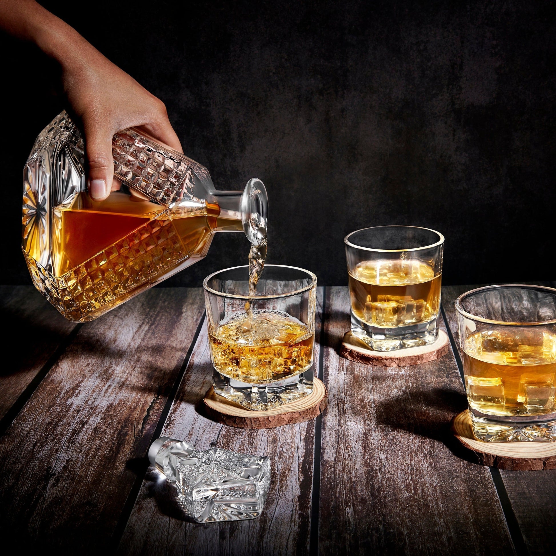 Whiskey Decanter - Triangle - 650ML - Clay Revolution