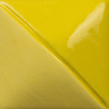 Charger l&#39;image dans la galerie, Mayco Underglaze UG-46 Fundamentals Bright Yellow (2 fl oz)