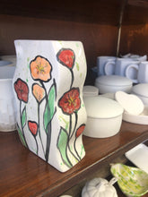 Carregar imagem no visualizador da galeria, Spring Poppies Ceramics March 29 6:30-8:30